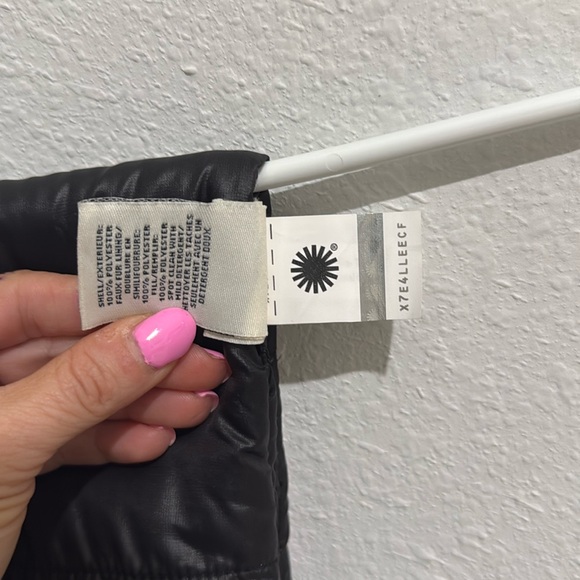 NWT UGG All Weather Puffer Scarf - Picture 4 of 6